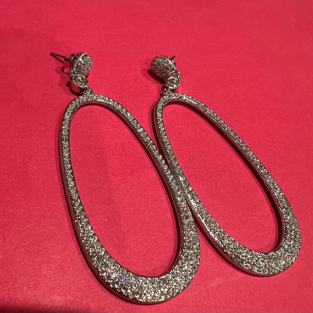 Sparkling diamond cut sparkle front-facing hoop studs